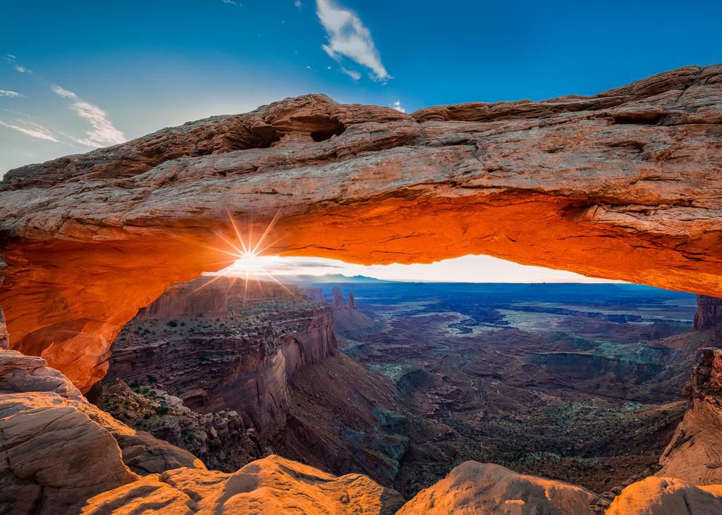 Sunrise at Mesa Arch